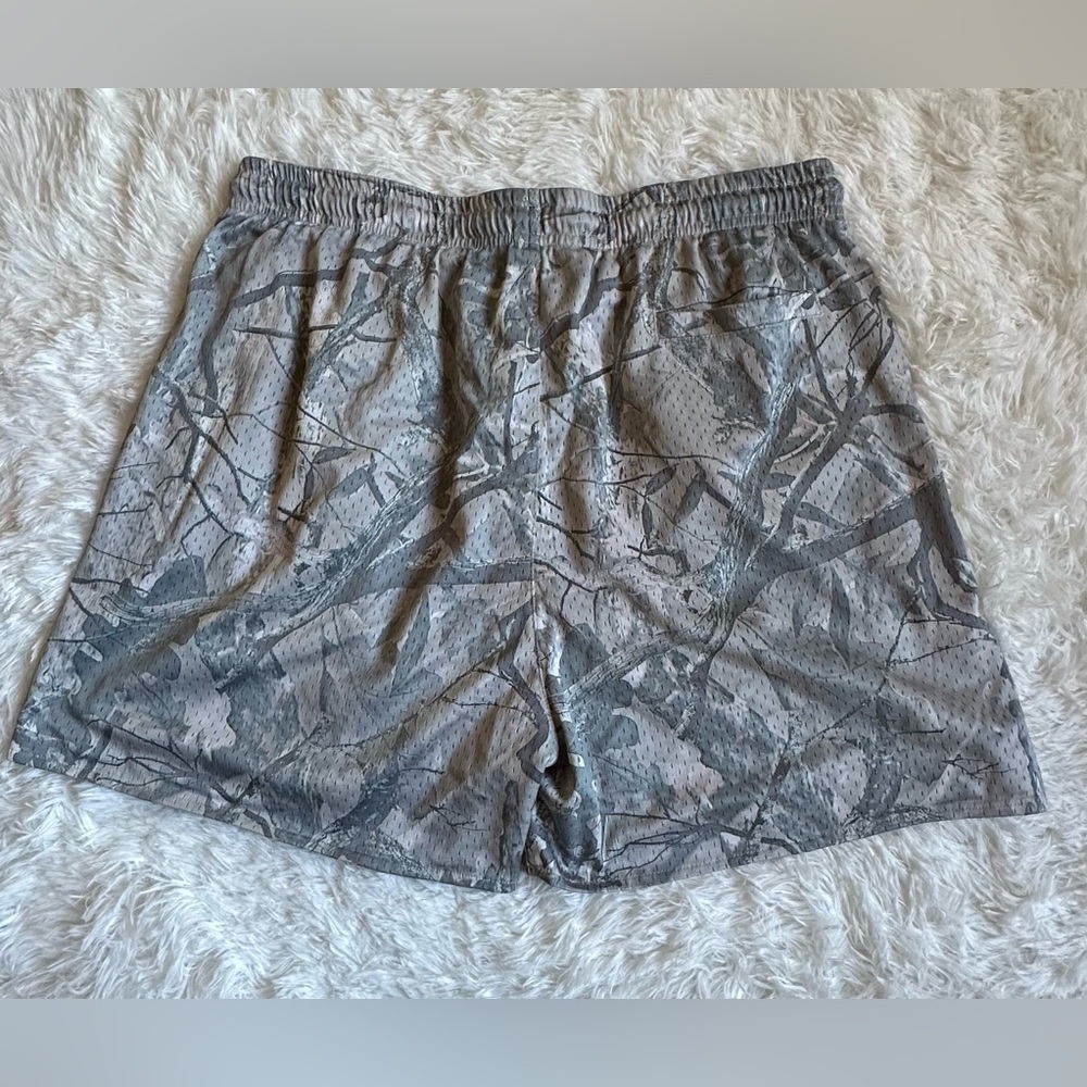 YoungLA Reversible Shorts Men’s XL x 6.5” Tree Camo Mesh Active Gym Athletic - Picture 5 of 14